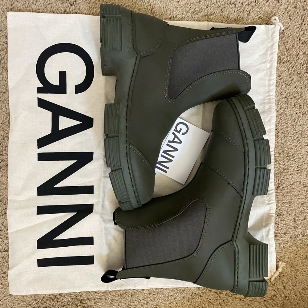 NEW women’s Ganni Boot City Recycled Rubber Kalamata Green Chelsea Chunky PullOn